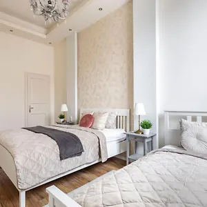 Apartment Luxurious In Liszt Ferenc Square, Budapest