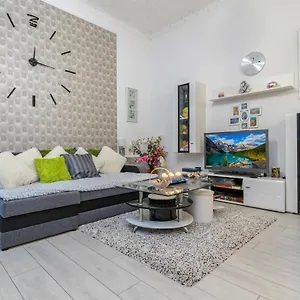  Апартаменты Grey Orchid - Studio